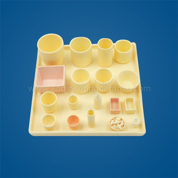 Miért válassza az alumínium-oxid kerámia laboratóriumi eszközöket laboratóriumi igényeihez?